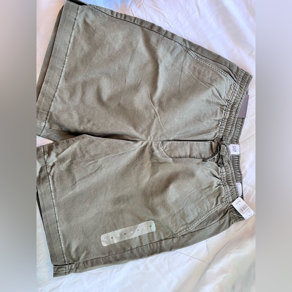 Men’s GAP Olive Shorts Size Small